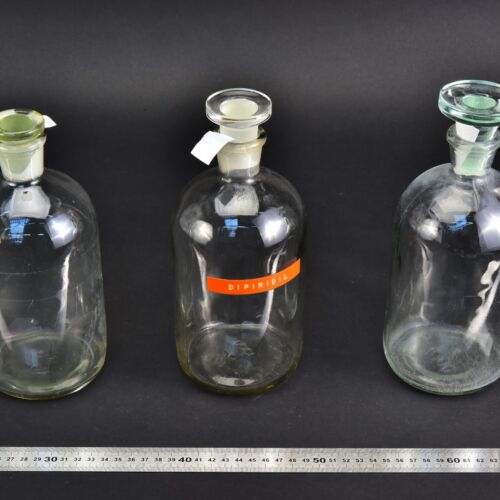 3-Piece 1 Litre Clear Laboratory Liquid Bottle Set with Medium Round Ground-Glass Stoppers – No. 1 3-Piece 1 Litre Clear Laboratory Liquid Bottle Set with Medium Round Ground-Glass Stoppers – No. 1