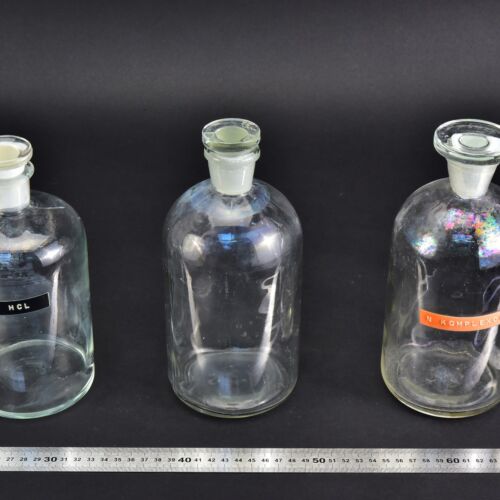 3-Piece 1 Litre Clear Laboratory Liquid Bottle Set with Medium Round Ground-Glass Stoppers – No. 3 3-Piece 1 Litre Clear Laboratory Liquid Bottle Set with Medium Round Ground-Glass Stoppers – No. 3