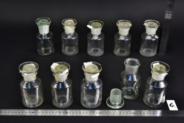 10-Piece 200 ml Clear Laboratory Powder Bottle Set with Round Ground-Glass Stoppers – No. 6 10-Piece 200 ml Clear Laboratory Powder Bottle Set with Round Ground-Glass Stoppers – No. 6