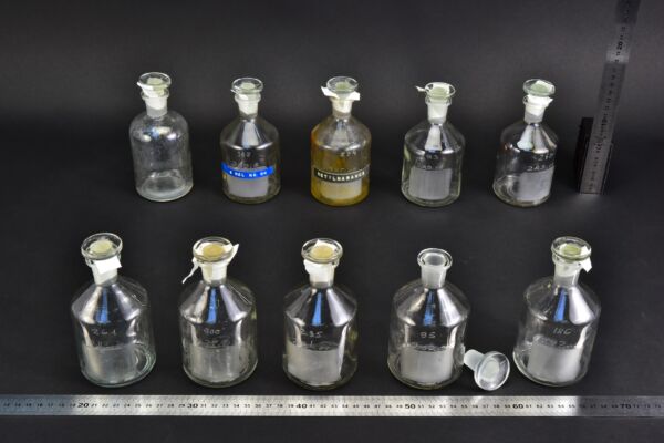 10 darabos régi, 250 ml-es Winkler-féle oxigénmeghatározó üvegkészlet csiszolt üvegdugókkal 10 darabos régi, 250 ml-es Winkler-féle oxigénmeghatározó üvegkészlet csiszolt üvegdugókkal