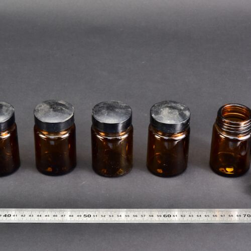 5-Piece 100 ml Amber Laboratory Powder Bottle Set with Black Screw Caps 5-Piece 100 ml Amber Laboratory Powder Bottle Set with Black Screw Caps