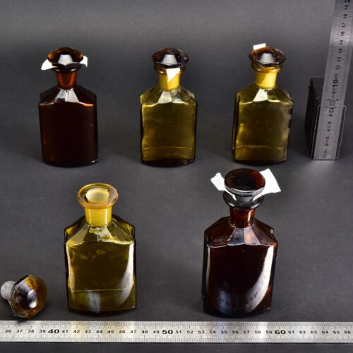 5-Piece Flattened Rectangular Amber Laboratory Liquid Bottle Set with Faceted Ground-Glass Stoppers 5-Piece Flattened Rectangular Amber Laboratory Liquid Bottle Set with Faceted Ground-Glass Stoppers