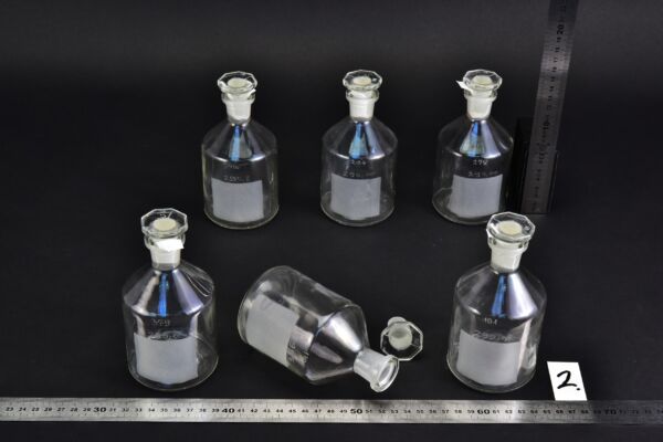 6 darabos régi, 250–300 ml-es Winkler-féle oxigénmeghatározó üvegkészlet fazettált csiszolt üvegdugókkal – Nr. 2 6 darabos régi, 250–300 ml-es Winkler-féle oxigénmeghatározó üvegkészlet fazettált csiszolt üvegdugókkal – Nr. 2
