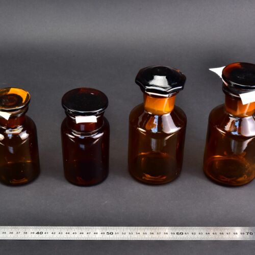 4-Piece 250 and 500 ml Amber Laboratory Powder Bottle Set with Ground-Glass Stoppers 4-Piece 250 and 500 ml Amber Laboratory Powder Bottle Set with Ground-Glass Stoppers