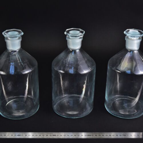 3-Piece 2 Litre Clear Laboratory Liquid Bottle Set with Faceted Ground-Glass Stoppers 3-Piece 2 Litre Clear Laboratory Liquid Bottle Set with Faceted Ground-Glass Stoppers