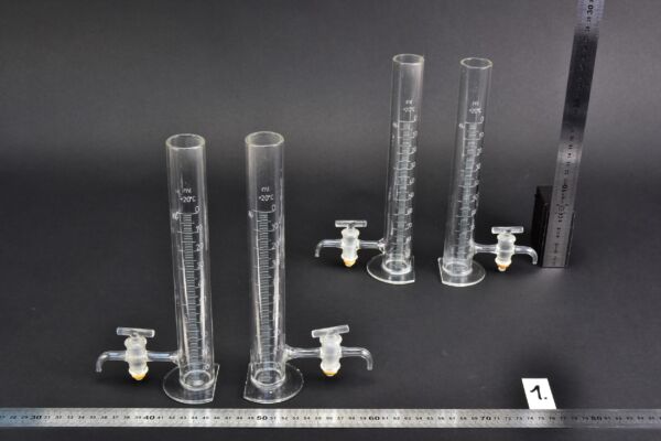 4-Piece 100 ml Standing Laboratory Burette Set with Side Glass Stopcocks and Semicircular Cutaway Bases – No. 1 4-Piece 100 ml Standing Laboratory Burette Set with Side Glass Stopcocks and Semicircular Cutaway Bases – No. 1
