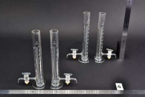 4-Piece 100 ml Standing Laboratory Burette Set with Side Glass Stopcocks and Semicircular Cutaway Bases – No. 4 4-Piece 100 ml Standing Laboratory Burette Set with Side Glass Stopcocks and Semicircular Cutaway Bases – No. 4