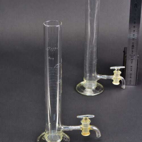 2-Piece 100 ml Round-Base Laboratory Graduated Cylinder Set with Side Glass Stopcocks 2-Piece 100 ml Round-Base Laboratory Graduated Cylinder Set with Side Glass Stopcocks