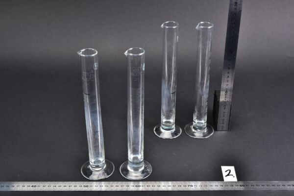 4 darabos, 100 ml-es, A pontossági osztályú magas laboratóriumi mérőhenger-készlet üvegtalppal – Nr. 2 4 darabos, 100 ml-es, A pontossági osztályú magas laboratóriumi mérőhenger-készlet üvegtalppal – Nr. 2
