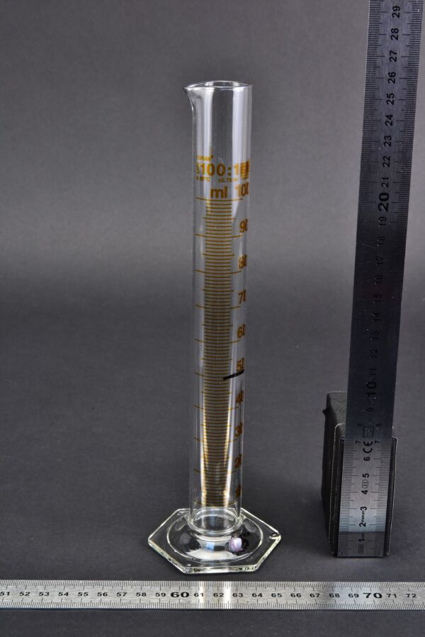 100 ml DURAN glass graduated cylinder with hexagonal base 100 ml DURAN glass graduated cylinder with hexagonal base