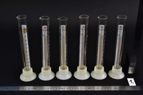 100 ml MSZ-marked glass graduated cylinders with removable plastic bases – set of 6 – No. 1 100 ml MSZ-marked glass graduated cylinders with removable plastic bases – set of 6 – No. 1