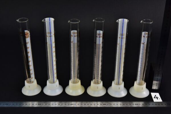 100 ml MSZ-marked glass graduated cylinders with removable plastic bases – set of 6 – No. 4 100 ml MSZ-marked glass graduated cylinders with removable plastic bases – set of 6 – No. 4