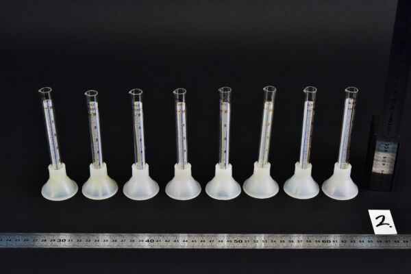 10 ml MSZ-marked glass graduated cylinders with removable plastic bases – set of 8 – No. 2 10 ml MSZ-marked glass graduated cylinders with removable plastic bases – set of 8 – No. 2