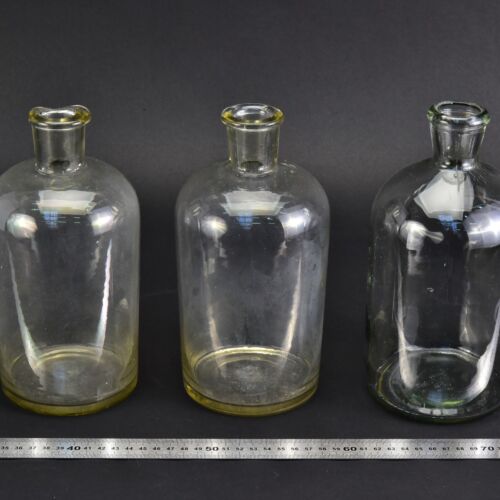 Set of three clear reagent bottles, without stoppers Set of three clear reagent bottles, without stoppers