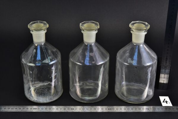 Set of three clear reagent bottles with ground-glass stoppers, 1000 ml – No. 4 Set of three clear reagent bottles with ground-glass stoppers, 1000 ml – No. 4
