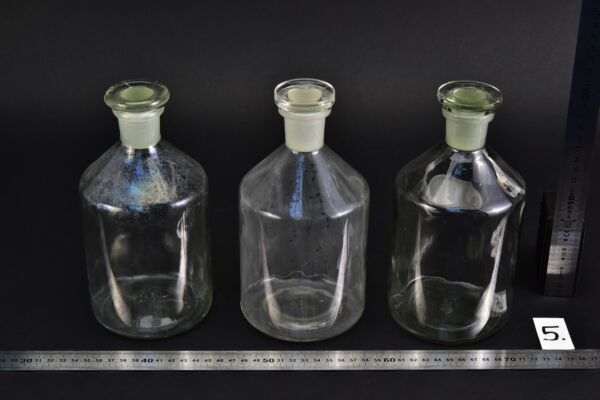 Set of three clear reagent bottles with ground-glass stoppers, 1000 ml – No. 5 Set of three clear reagent bottles with ground-glass stoppers, 1000 ml – No. 5