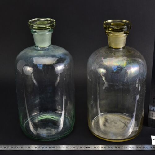 Pair of large vintage clear reagent bottles with ground-glass stoppers – No. 1 Pair of large vintage clear reagent bottles with ground-glass stoppers – No. 1
