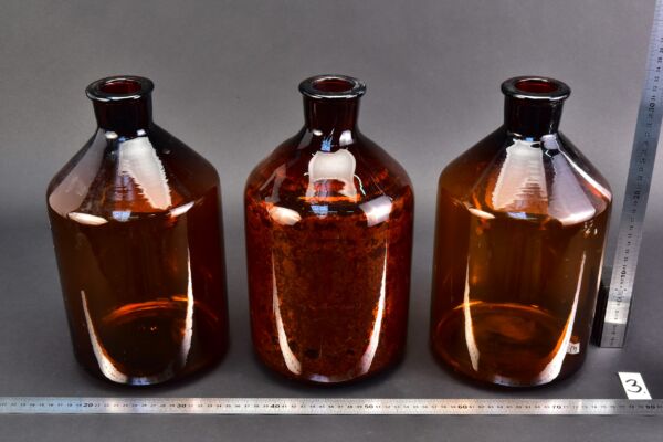 Set of three amber photographic developer bottles, without stoppers – No. 3