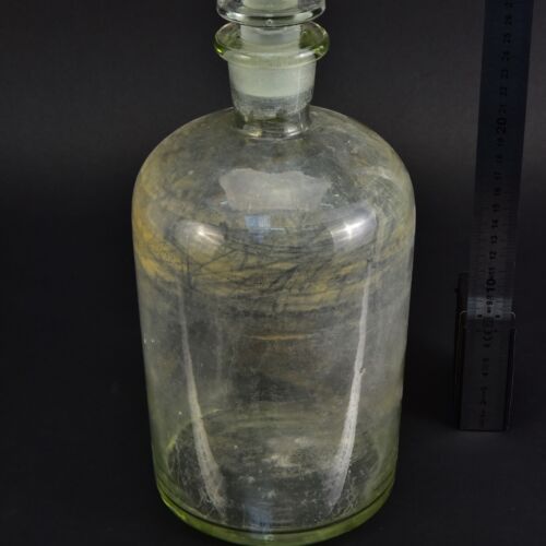 Clouded clear reagent bottle with ground-glass stopper Clouded clear reagent bottle with ground-glass stopper