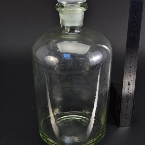 Clear reagent bottle with ground-glass stopper Clear reagent bottle with ground-glass stopper