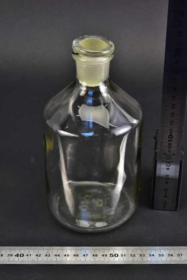 Clear reagent bottle with ground-glass stopper, 1000 ml Clear reagent bottle with ground-glass stopper, 1000 ml