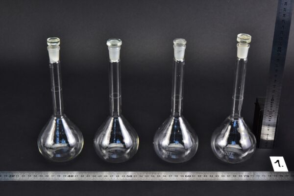Set of four volumetric flasks, with glass stoppers, 250 ml – No. 1 Set of four volumetric flasks, with glass stoppers, 250 ml – No. 1