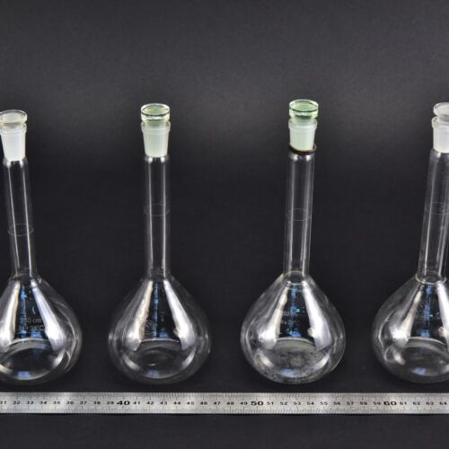 Set of four UNIVERSIL volumetric flasks, with glass stoppers, 250 ml – No. 2 Set of four UNIVERSIL volumetric flasks, with glass stoppers, 250 ml – No. 2