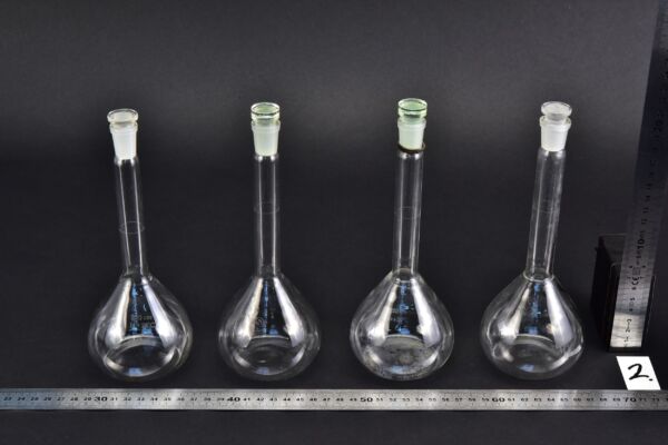 Set of four UNIVERSIL volumetric flasks, with glass stoppers, 250 ml – No. 2 Set of four UNIVERSIL volumetric flasks, with glass stoppers, 250 ml – No. 2