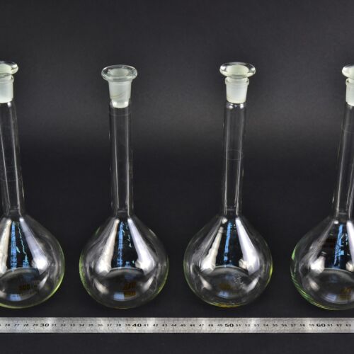 Set of four MSZ-marked volumetric flasks, with glass stoppers, 500 ml – No. 1