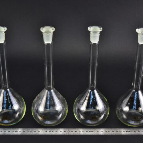 Set of four MSZ-marked volumetric flasks, with glass stoppers, 500 ml – No. 5