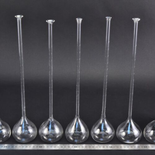 Set of seven onion-shaped volumetric flasks with extra-long graduated necks, 150 ml – No. 4 Set of seven onion-shaped volumetric flasks with extra-long graduated necks, 150 ml – No. 4