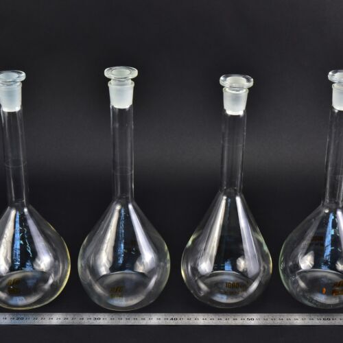 Set of four MSZ-marked volumetric flasks, with glass stoppers, 1000 ml – No. 3