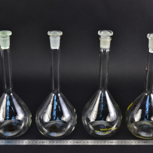 Set of four MSZ-marked volumetric flasks, with glass stoppers, 1000 ml – No. 5