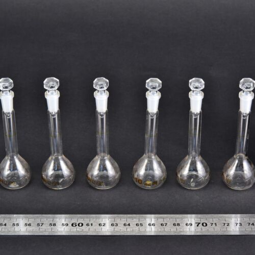 Set of six MSZ volumetric flasks with octagonal-headed glass stoppers, 10 ml Set of six MSZ volumetric flasks with octagonal-headed glass stoppers, 10 ml