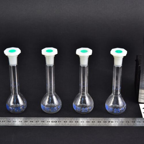 Set of four volumetric flasks with blue markings and plastic stoppers, 25 ml – No. 3 Set of four volumetric flasks with blue markings and plastic stoppers, 25 ml – No. 3