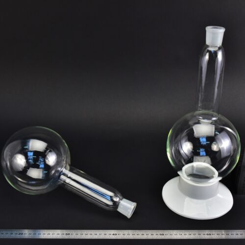 Pair of long-neck round-bottom flasks with ground-glass joints Pair of long-neck round-bottom flasks with ground-glass joints