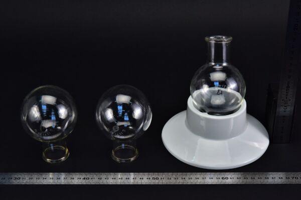 Set of three wide-mouth ERGON round-bottom flasks without ground-glass joints, 250 ml Set of three wide-mouth ERGON round-bottom flasks without ground-glass joints, 250 ml