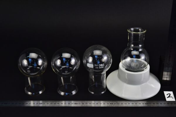 Set of four wide-mouth round-bottom flasks without ground-glass joints, 250 ml – No. 2 Set of four wide-mouth round-bottom flasks without ground-glass joints, 250 ml – No. 2