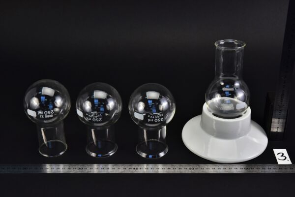 Set of four wide-mouth round-bottom flasks without ground-glass joints, 250 ml – No. 3 Set of four wide-mouth round-bottom flasks without ground-glass joints, 250 ml – No. 3