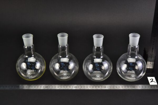 Set of four short-neck BORAL PULA flat-bottom flasks with ground-glass joints, 500 ml – No. 2 Set of four short-neck BORAL PULA flat-bottom flasks with ground-glass joints, 500 ml – No. 2