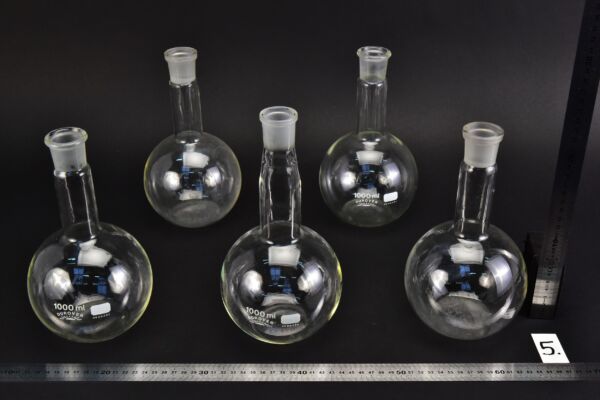 Set of five long-neck flat-bottom flasks with ground-glass joints, 1000 ml – No. 5 Set of five long-neck flat-bottom flasks with ground-glass joints, 1000 ml – No. 5