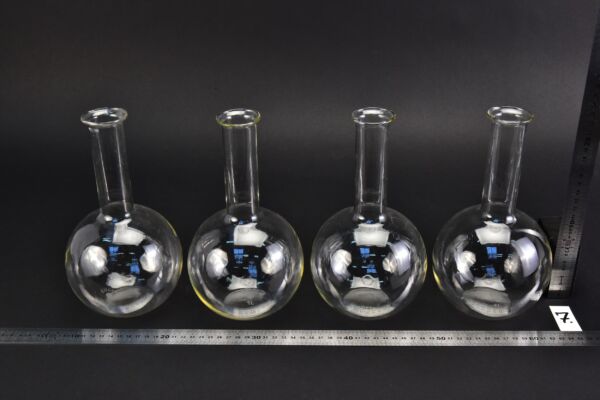 Set of four long-neck ERGON flat-bottom flasks without ground-glass joints, 1000 ml – No. 7 Set of four long-neck ERGON flat-bottom flasks without ground-glass joints, 1000 ml – No. 7