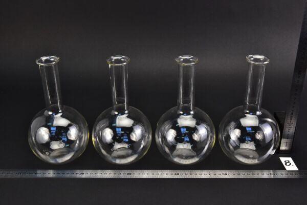 Set of four long-neck ERGON flat-bottom flasks without ground-glass joints, 1000 ml – No. 8 Set of four long-neck ERGON flat-bottom flasks without ground-glass joints, 1000 ml – No. 8