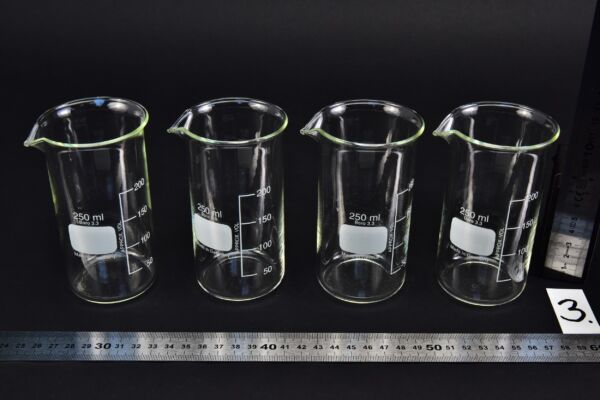 Set of four BORO 3.3-marked tall-form beakers, 250 ml – No. 3 Set of four BORO 3.3-marked tall-form beakers, 250 ml – No. 3