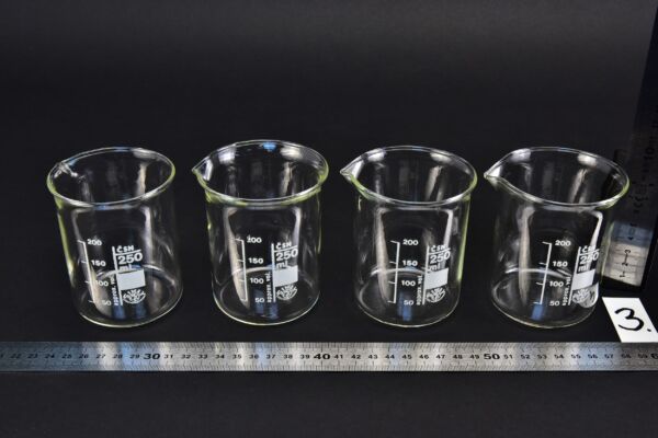 Set of four SIMAX low-form beakers, 250 ml – No. 3 Set of four SIMAX low-form beakers, 250 ml – No. 3
