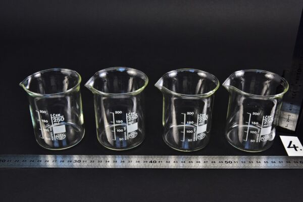 Set of four SIMAX low-form beakers, 250 ml – No. 4 Set of four SIMAX low-form beakers, 250 ml – No. 4