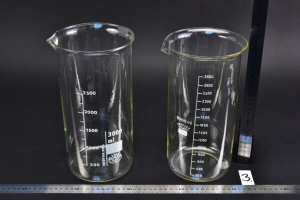Pair of SIMAX and DUROVER tall-form beakers, 3000 ml – No. 3 Pair of SIMAX and DUROVER tall-form beakers, 3000 ml – No. 3