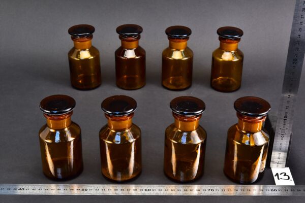 Set of 8 amber glass powder bottles with glass stoppers – No. 13 Set of 8 amber glass powder bottles with glass stoppers – No. 13