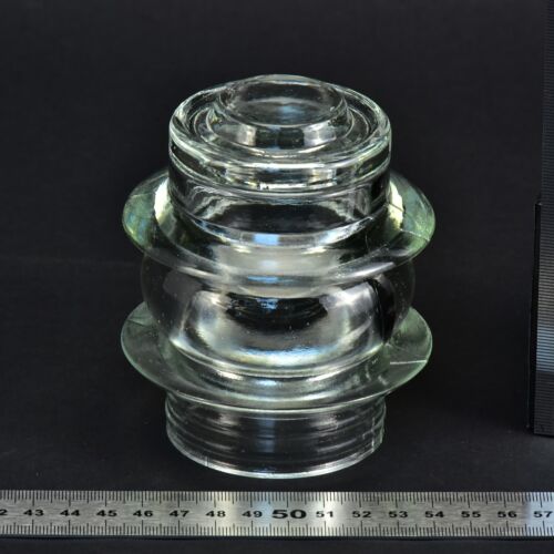 Clear Fresnel glass body with concentric ribs Clear Fresnel glass body with concentric ribs