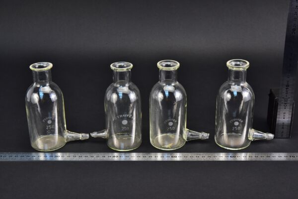 Set of four PYROVER aspirator bottles with lower sidearms, 250 ml Set of four PYROVER aspirator bottles with lower sidearms, 250 ml